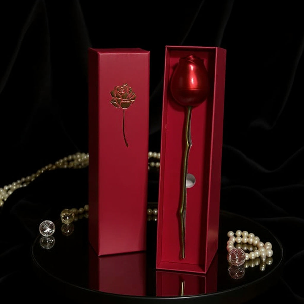 "Flor de Elegancia": un conjunto de plata con diamantes (cadena, anillo, pendientes)